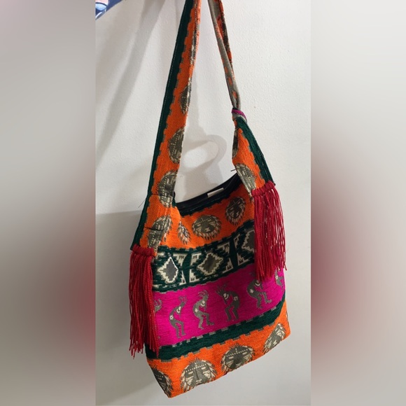 Authentic Handmade Ecuadorian Cross-body Bucket Bag… 13” x 12” - Picture 8 of 10